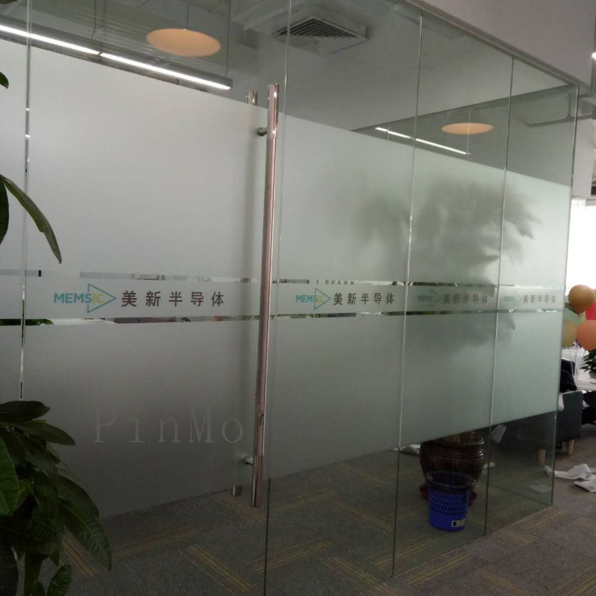 上海玻璃贴膜 阳光房贴膜磨砂膜防爆膜隔热膜上门安装