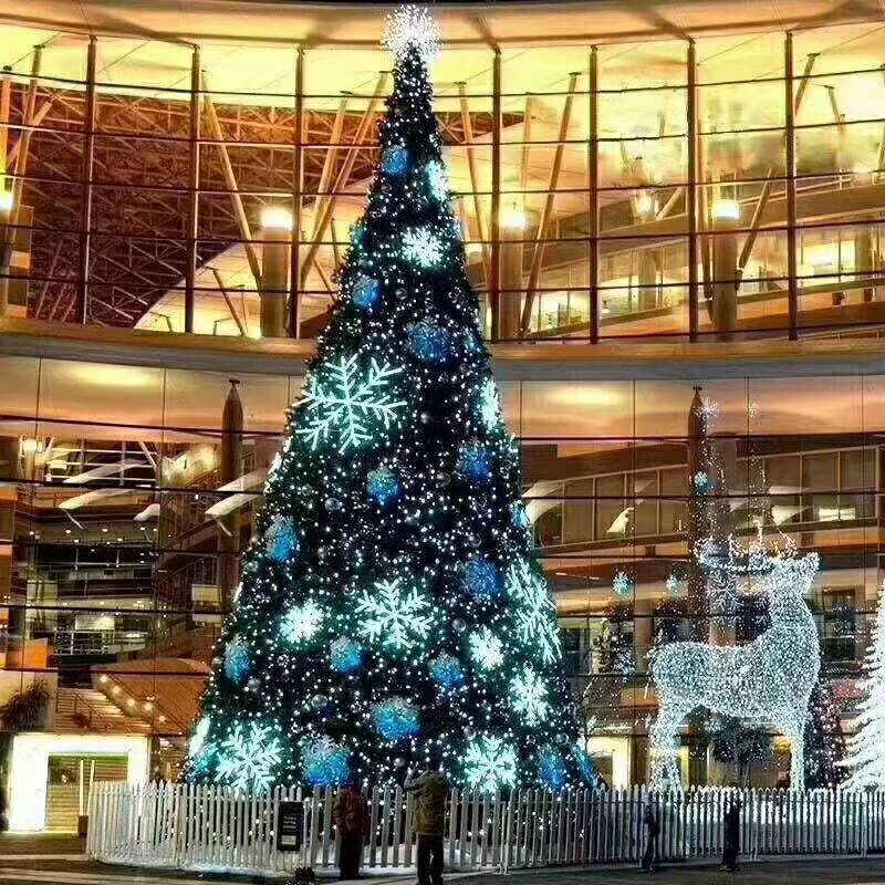 大型圣诞厂家华亦彩精心制作35米大型圣诞树户外景观工艺品