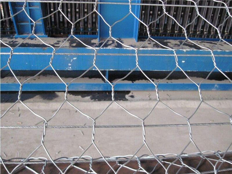 桂林镀锌钢丝石笼网规格