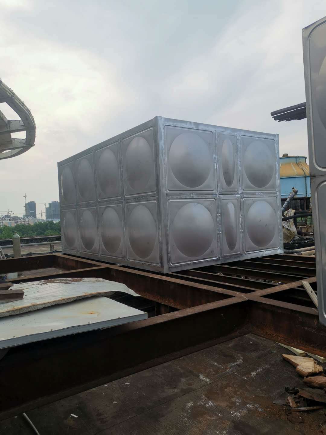 合肥普森水箱厂批发定做304不锈钢圆形、方形水箱