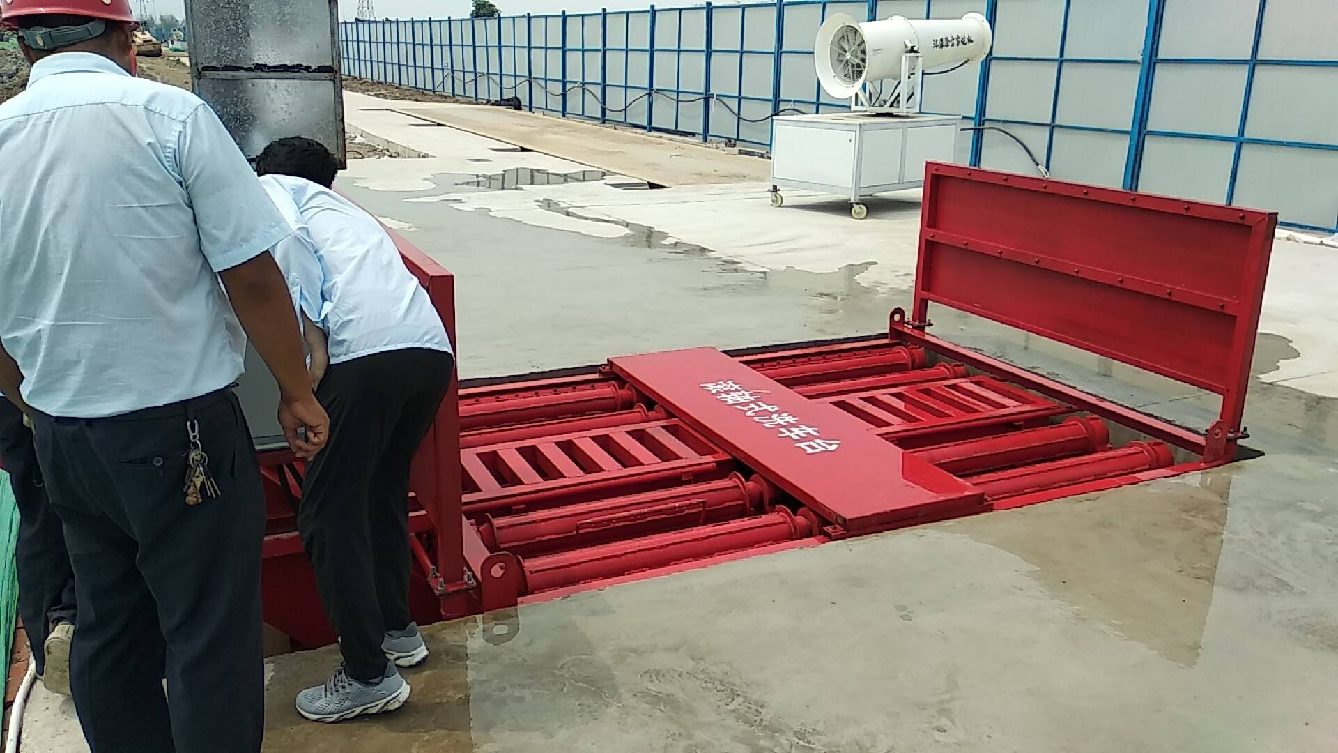 深圳宝安全自动工程洗轮机渣土车冲洗设备，厂家，