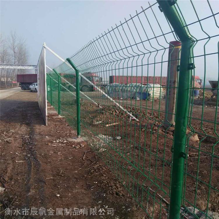 石油设施防护围栏网 化工护栏网样式 铁丝网围栏