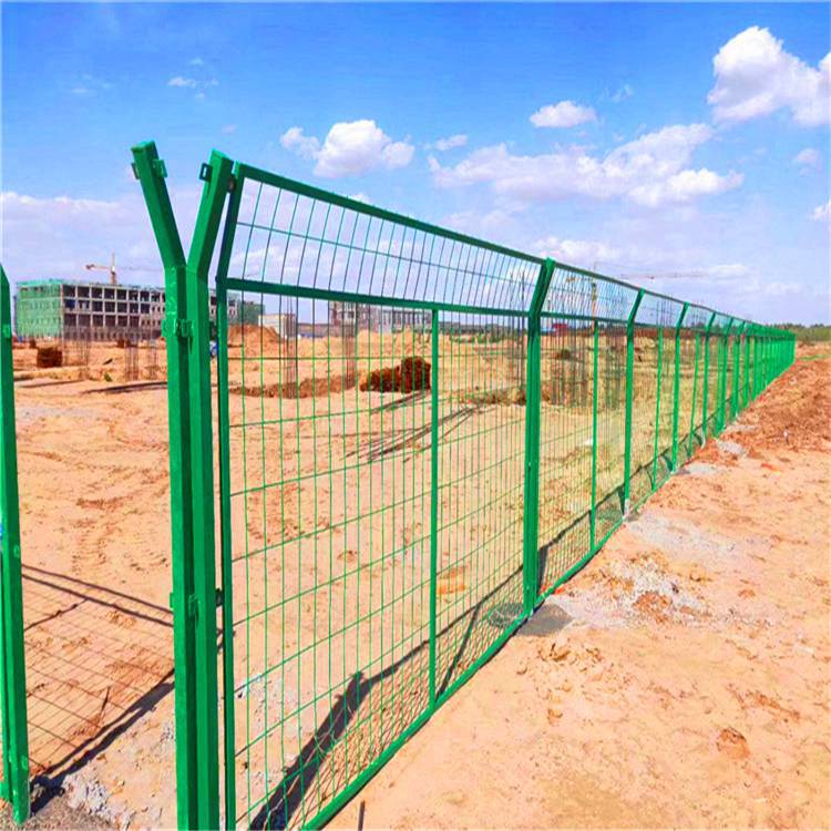 煤场矿区护栏网 石油开采防护网 光伏设施围栏网