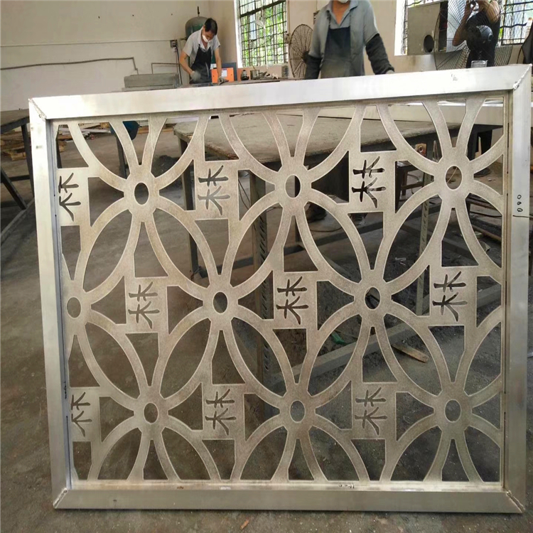 广东外墙木纹铝窗花厂家