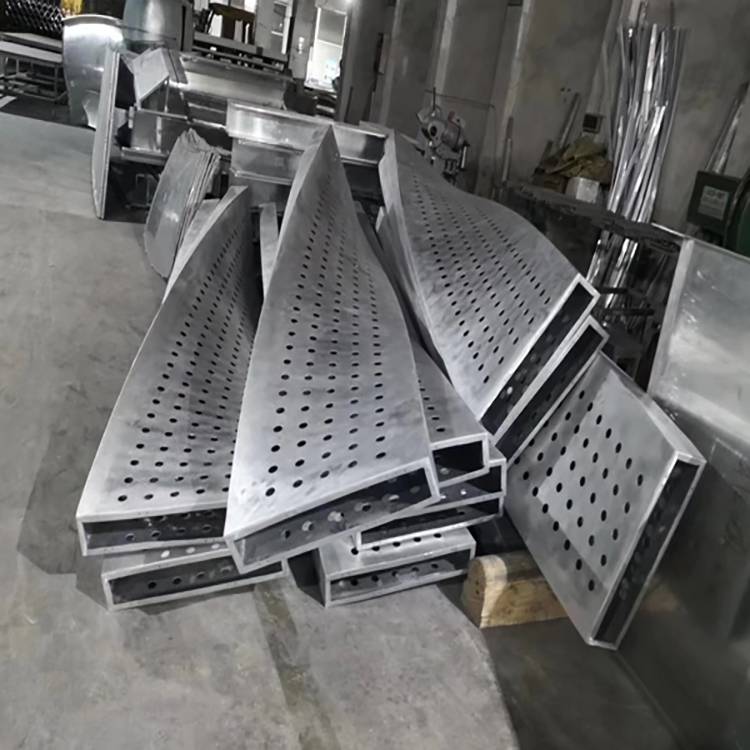 圆柱子无缝铝单板 造型铝单板 莆田厂家批发