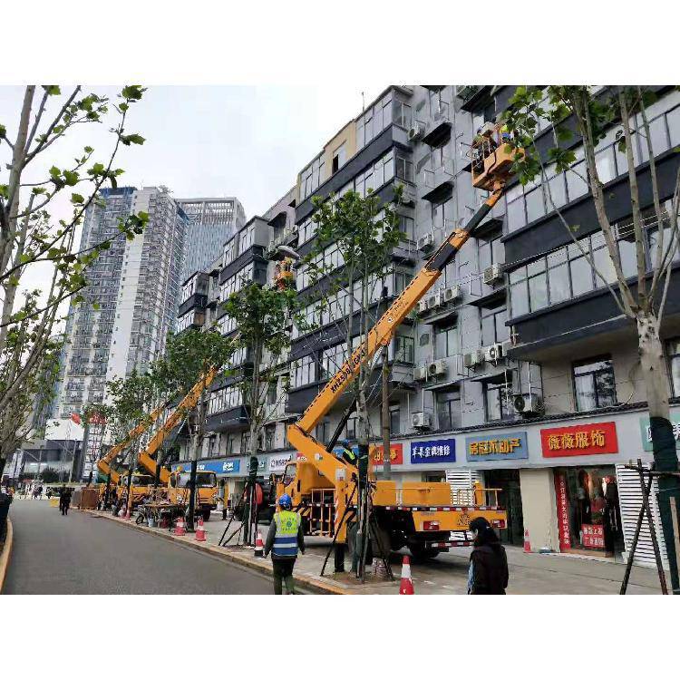 增城路牌安装高空作业车租赁价格360度旋转方便快捷
