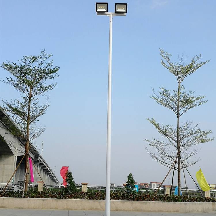 室外篮球场地灯要放几个 海南篮球场照明灯杆 排球场灯杆高度标准