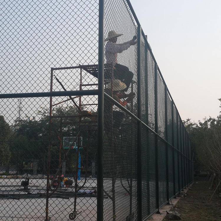 学校操场体育场围网 球场护栏 框架浸塑防腐蚀围栏网