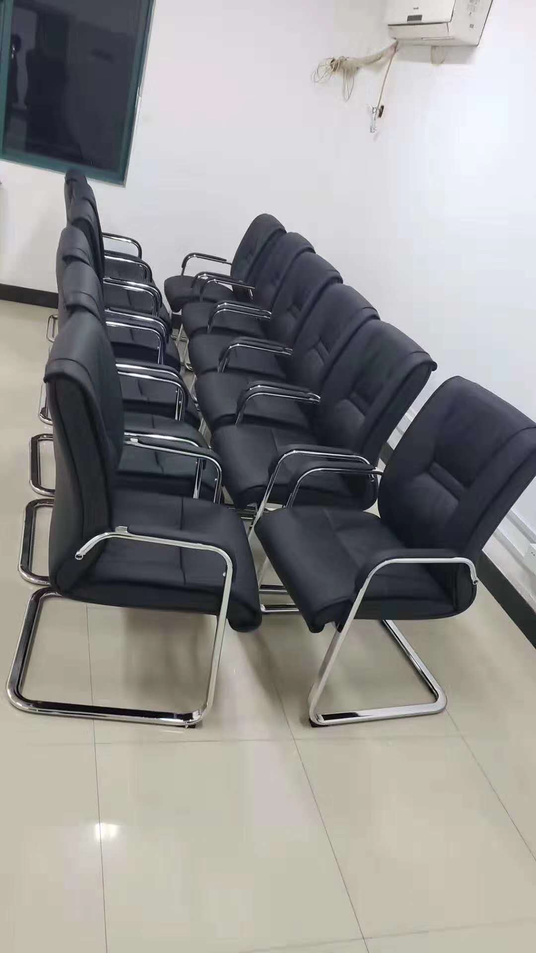 北京公司家具维修，大班台换皮面，班前椅老板椅掉皮翻新价格
