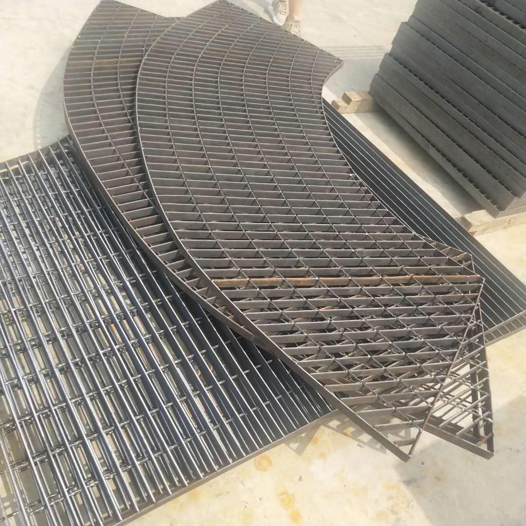 大量供应 加高加厚重型钢格板 工地Q235防滑镀锌钢格栅板