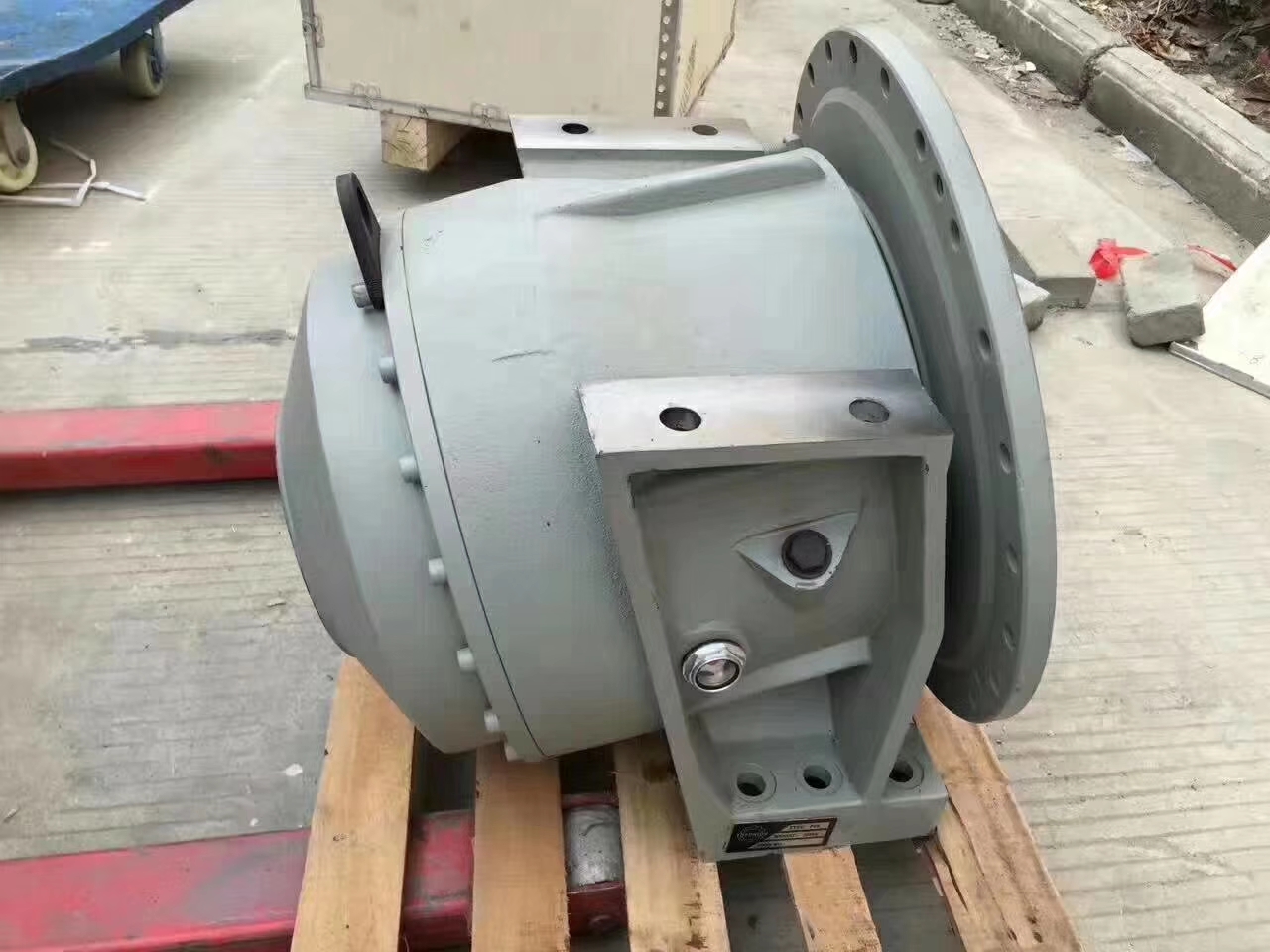 水泥搅拌车液压泵马达上海红岩总成配件哪里有卖维修理厂家黑龙江齐齐哈尔