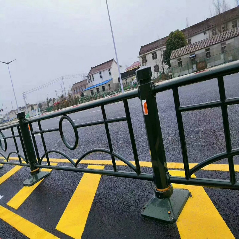 东北连云港圆管花式道路护栏**马路隔离可活动公路马路护栏可定制