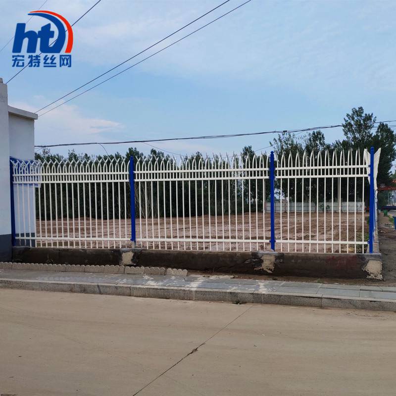 小区外墙围栏 蓝白色组装锌钢护栏 镀锌钢管围墙护栏 宏特