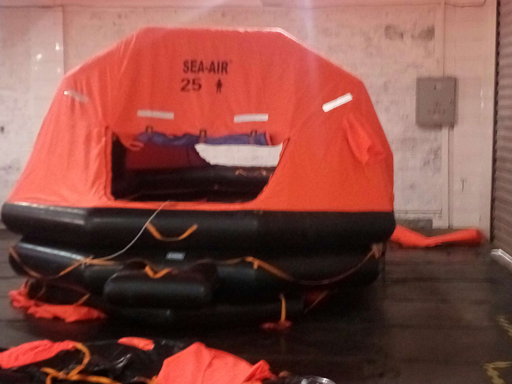 20人自扶正救生筏 可吊式救生筏 A型救生筏释放器配备的救生筏宁波海神SEAI-AIR救生筏