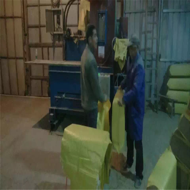 **秸秆青储打包机