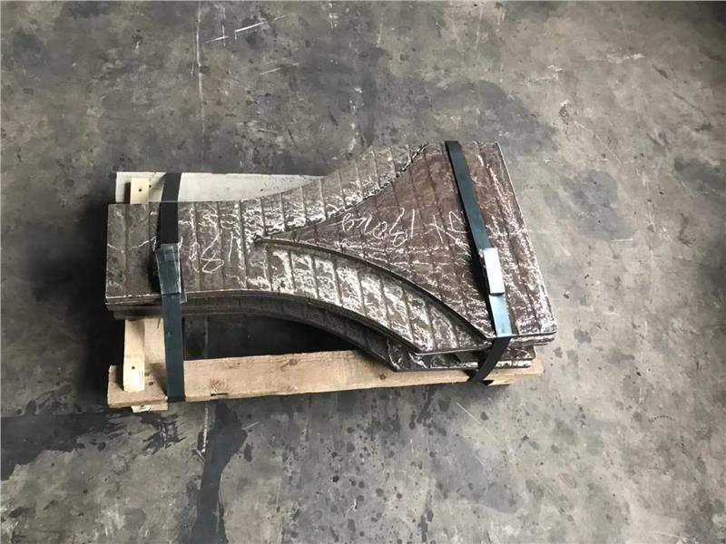 布料溜槽堆焊耐磨衬板生产