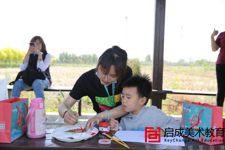 父母态度决定孩子绘画学习的高度——中国式教育