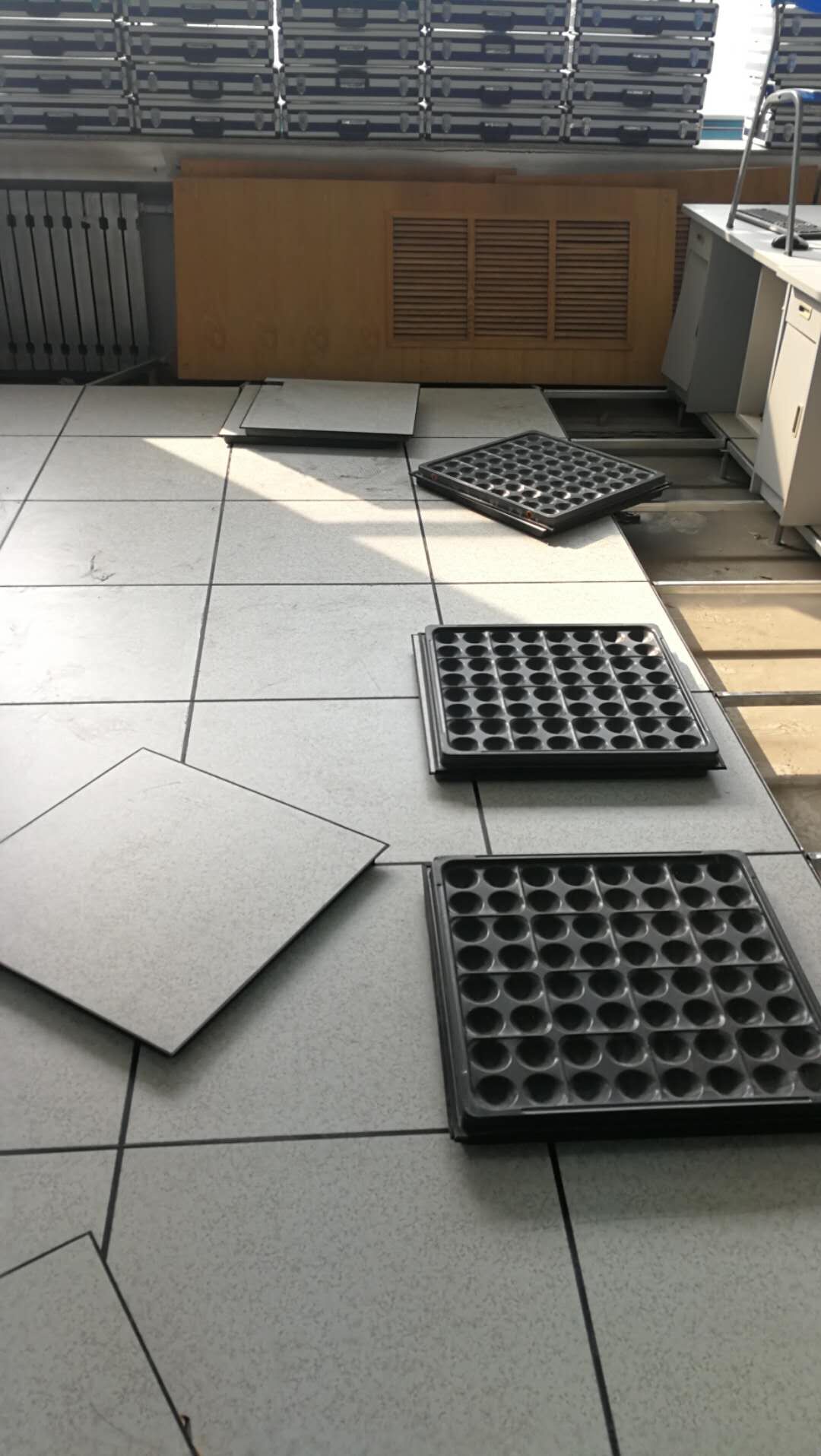 临潼区学校防静电地板验收标准 西安陶瓷防静电地板厂家
