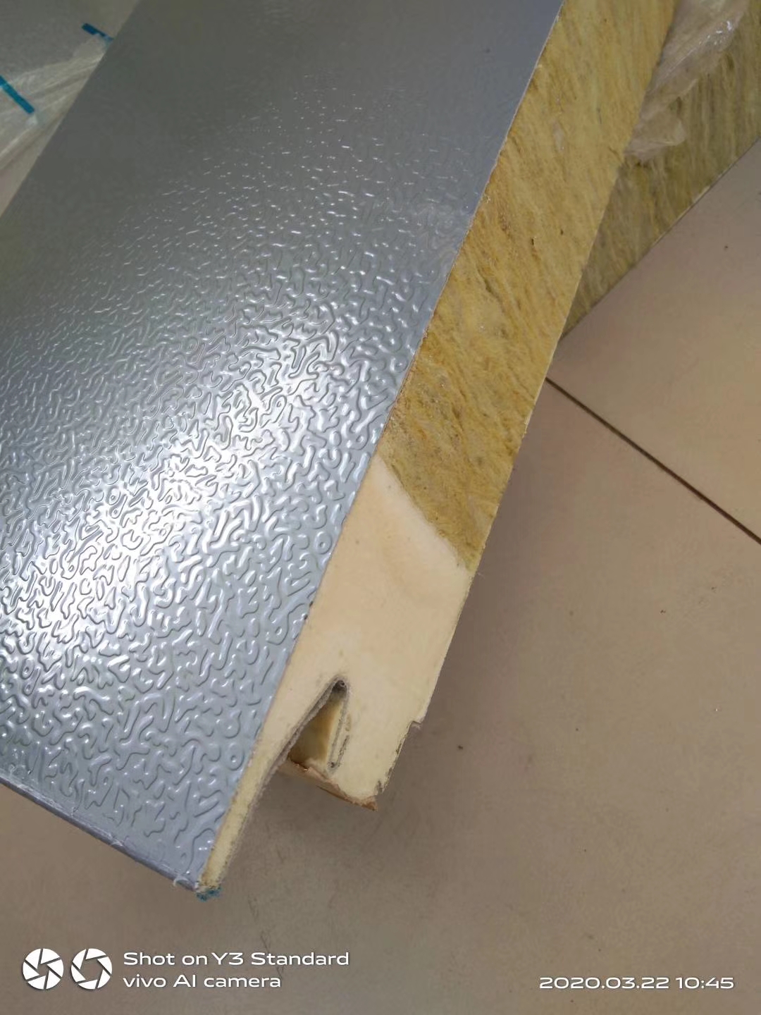 保温节能 北京两企口式横向安装彩钢岩棉板屋面板 聚氨酯岩棉彩钢板