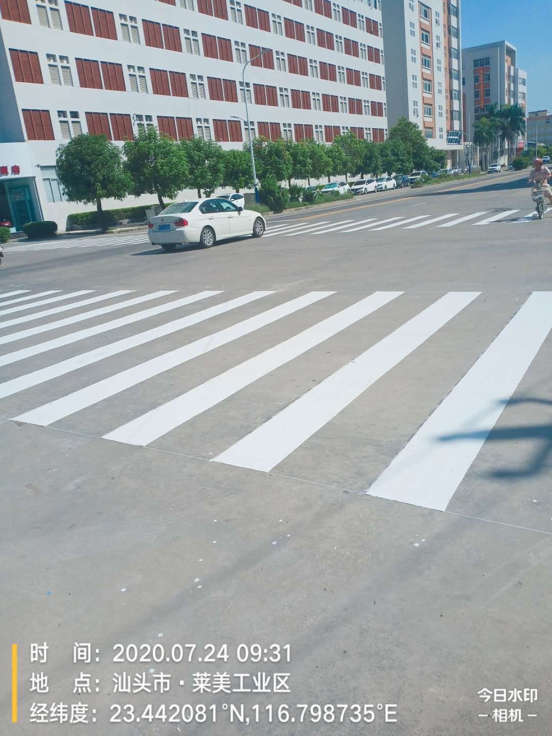 安阳地面交通道路标线标准_提供可变车道指示