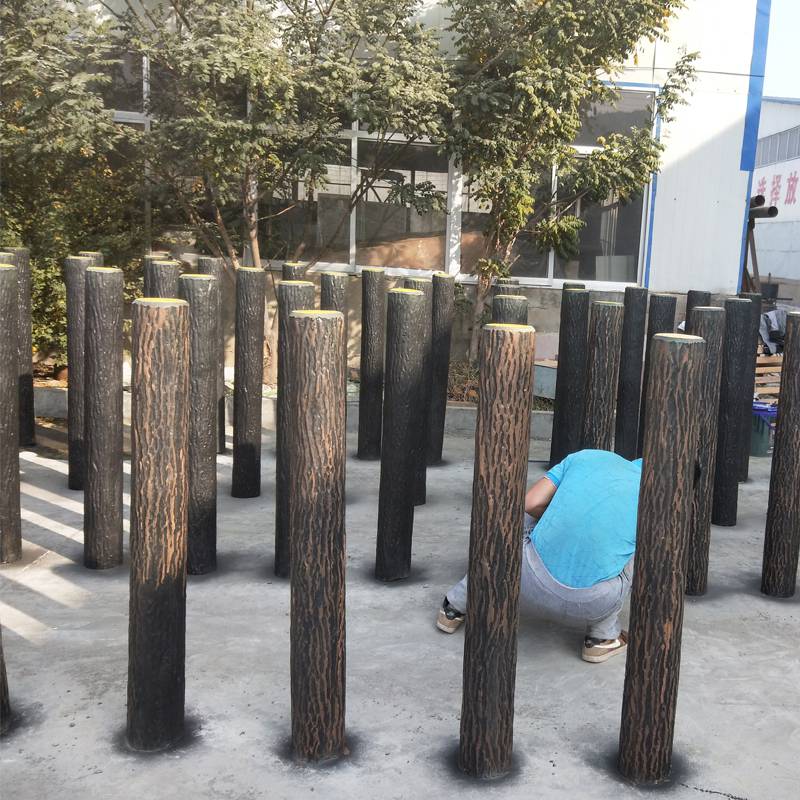 厂家定制水泥混凝土仿木桩 仿木纹树桩石 混凝土五连排仿木桩围栏