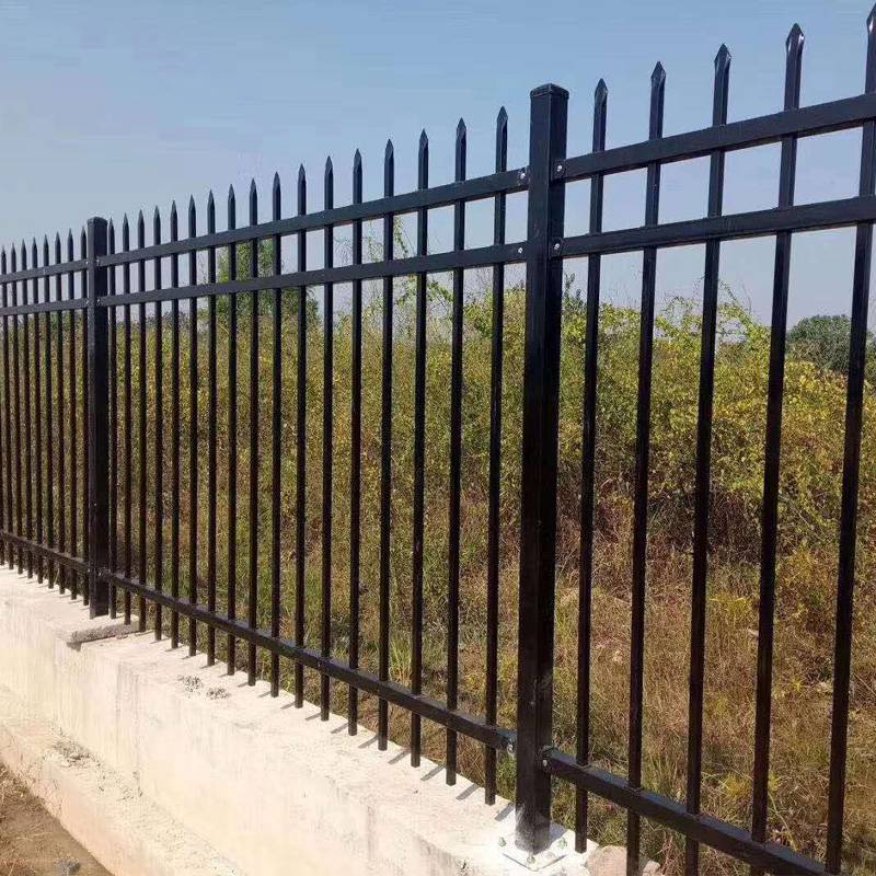 宏特批发厂区围墙护栏 锌钢护栏 三横梁组装铁艺围墙护栏