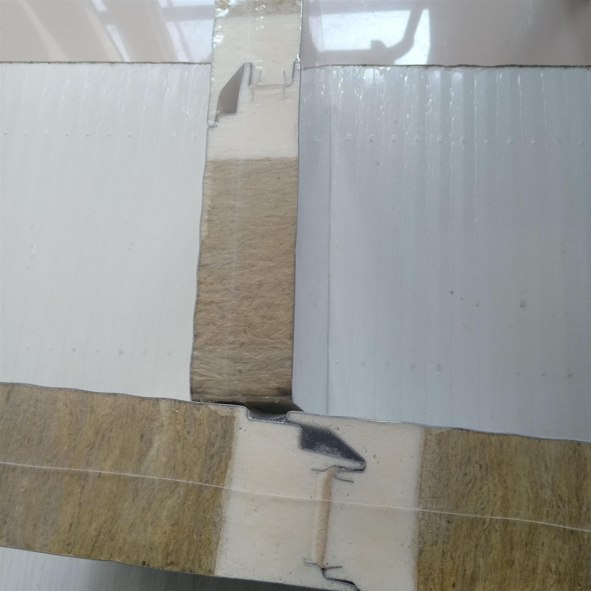 北京金属面外墙螺钉隐藏式玻璃棉复合板PU封边岩棉板