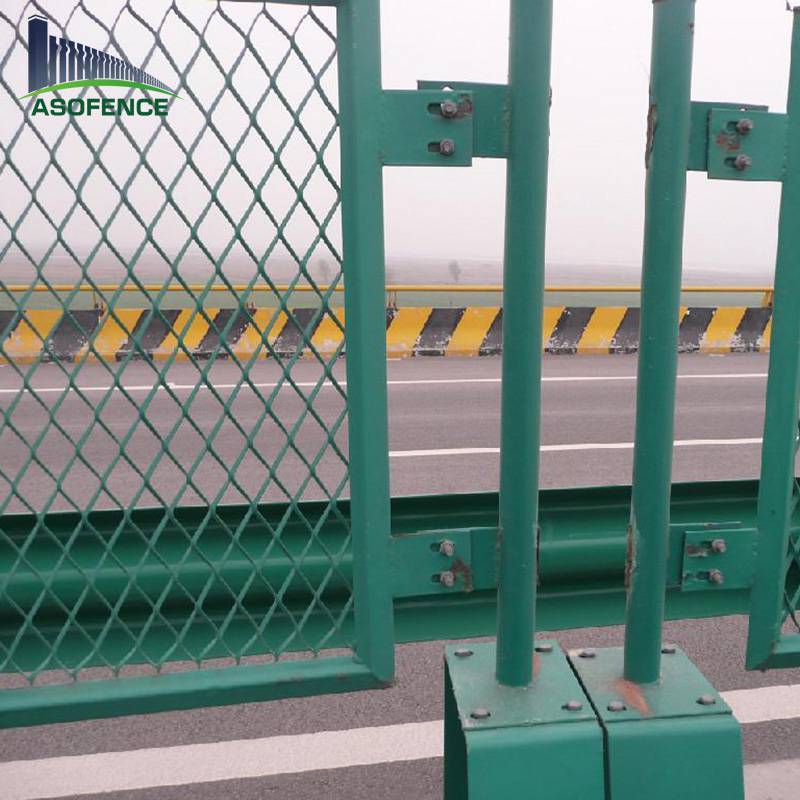 厂家销售各种规格绿色高速公路防眩网护栏网 质量可靠
