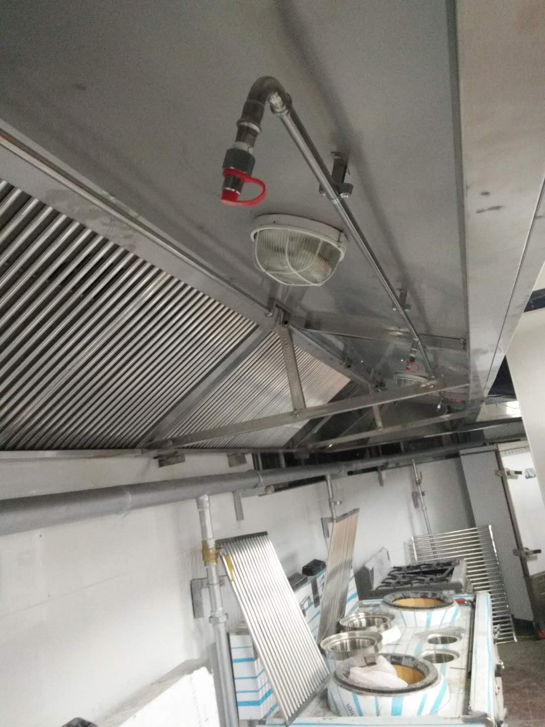 缸瓦市单位食堂灶台自动灭火系统移机