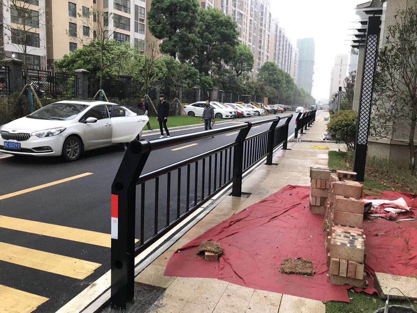 广州人行道隔离带护栏厂家 城市人行道护栏现货