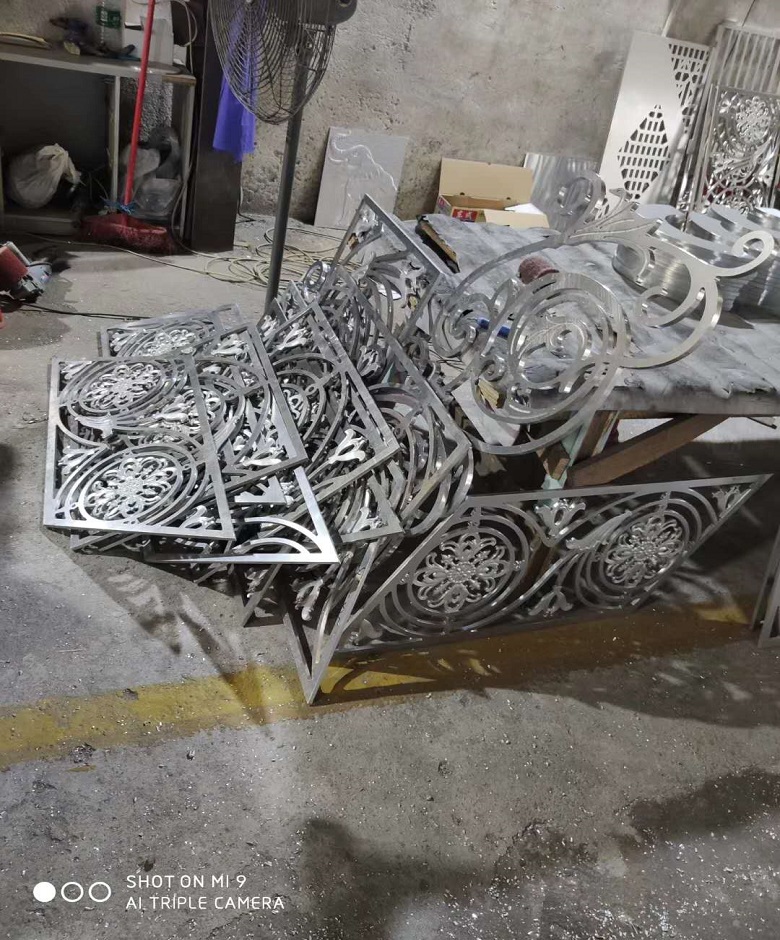 海南造型铝窗花定制