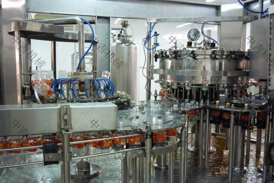 易拉罐碳酸饮料生产设备厂家，碳酸饮料生产设备
