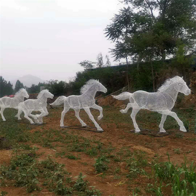 不锈钢丝编织马雕塑