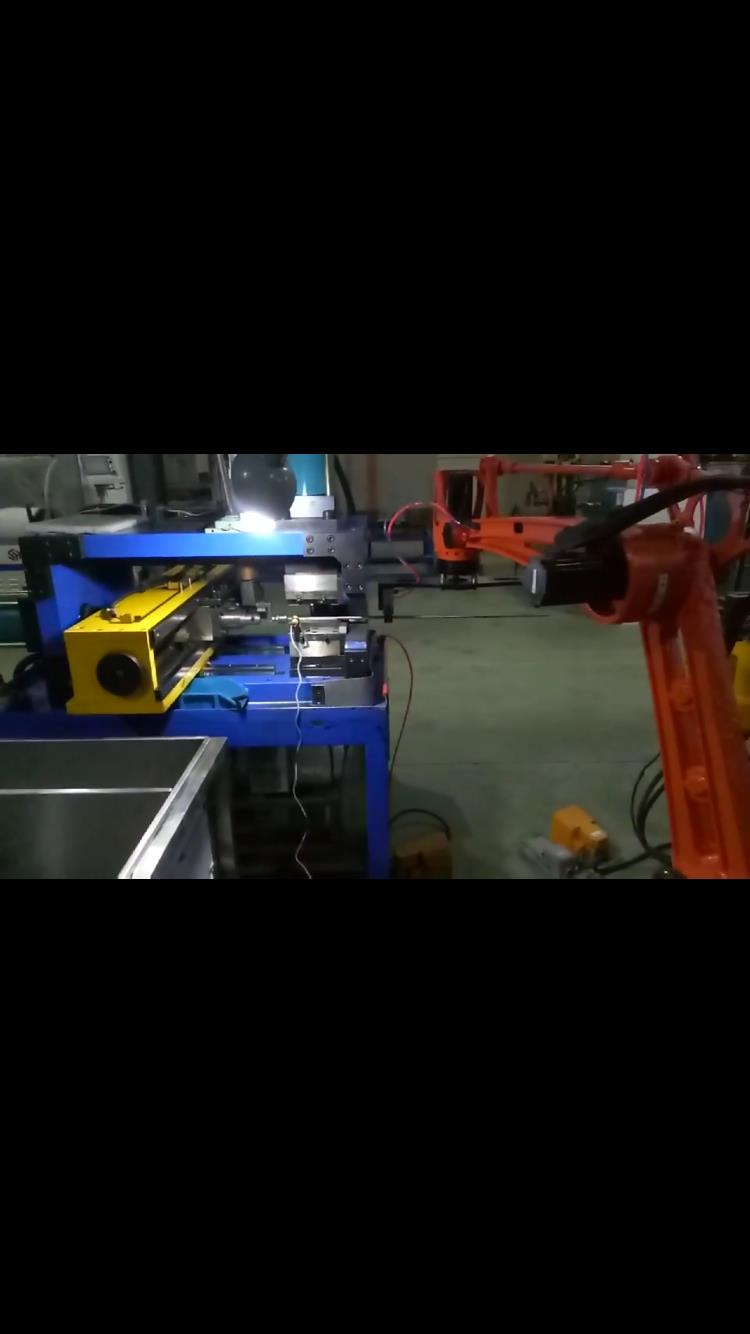 智虎六轴工业机器人厂家直销机械手