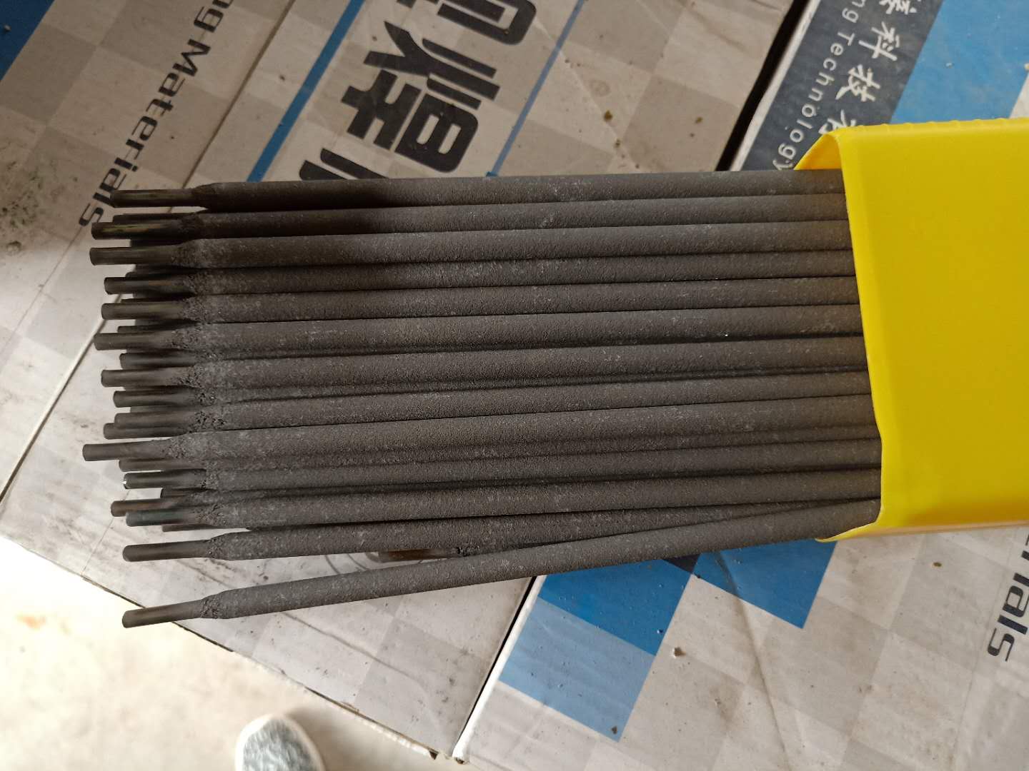 D337耐磨电焊条