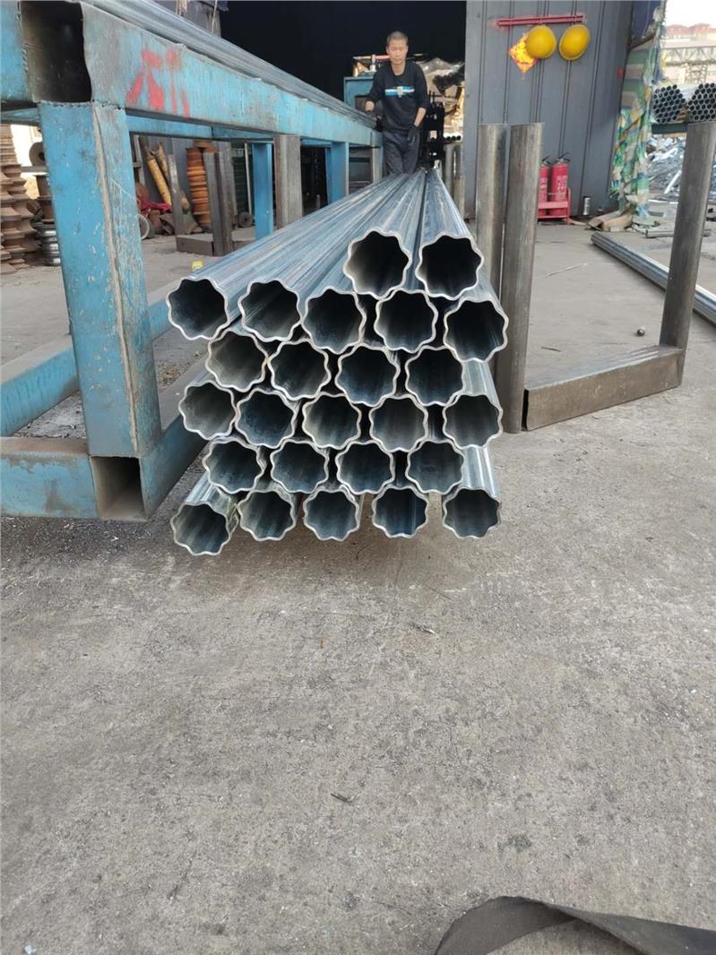 楼梯扶手管