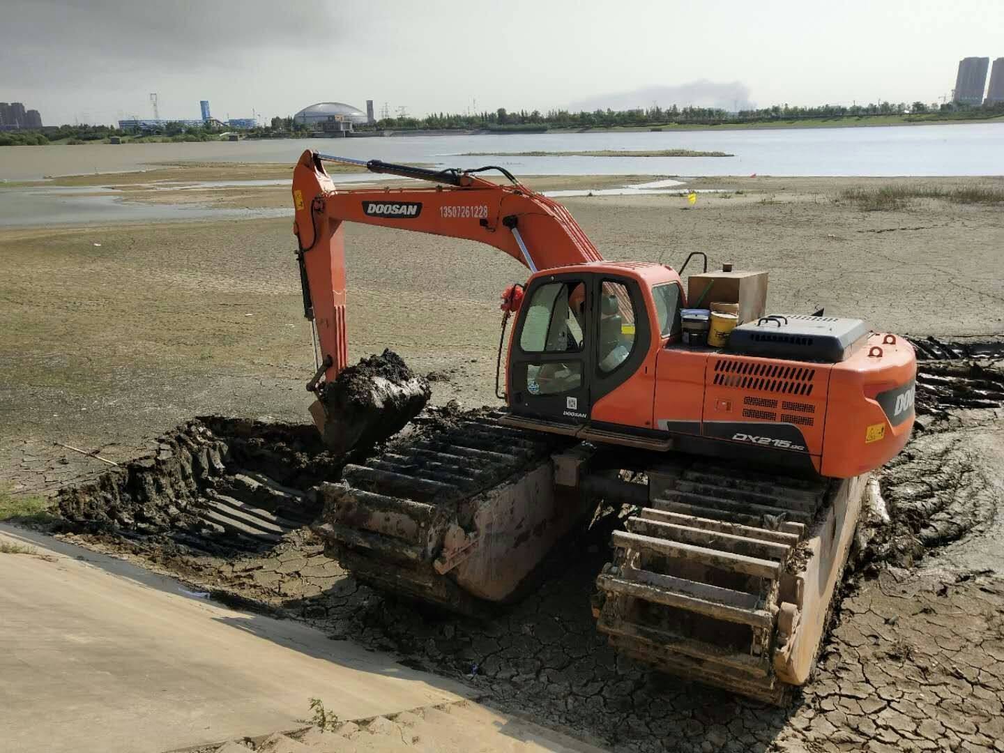 水上挖掘机出租 机械水陆挖掘机 水陆挖掘机出租租赁 水陆挖掘作业