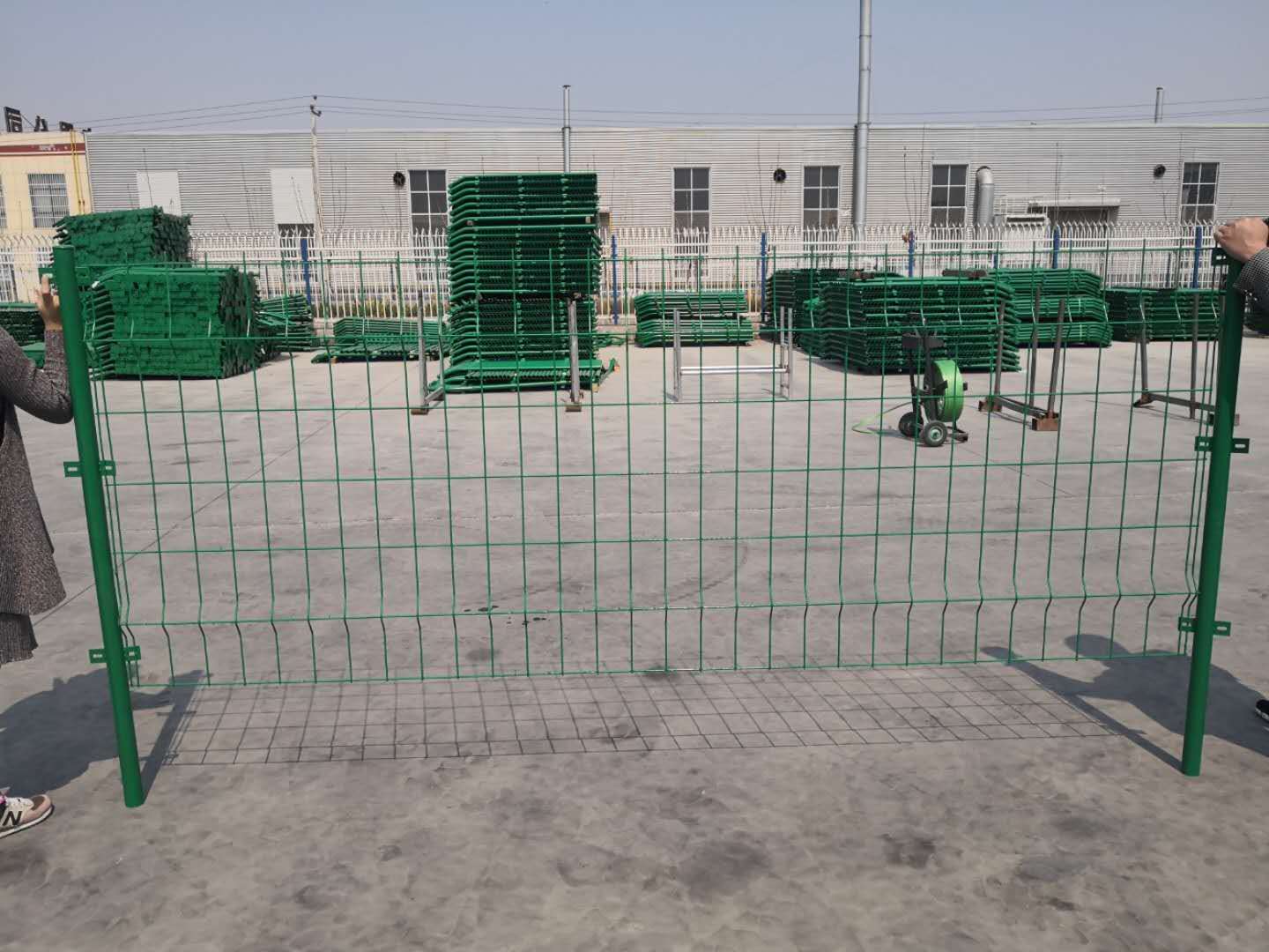 专业生产安装双边丝护栏、公路护栏30年老厂值得信赖