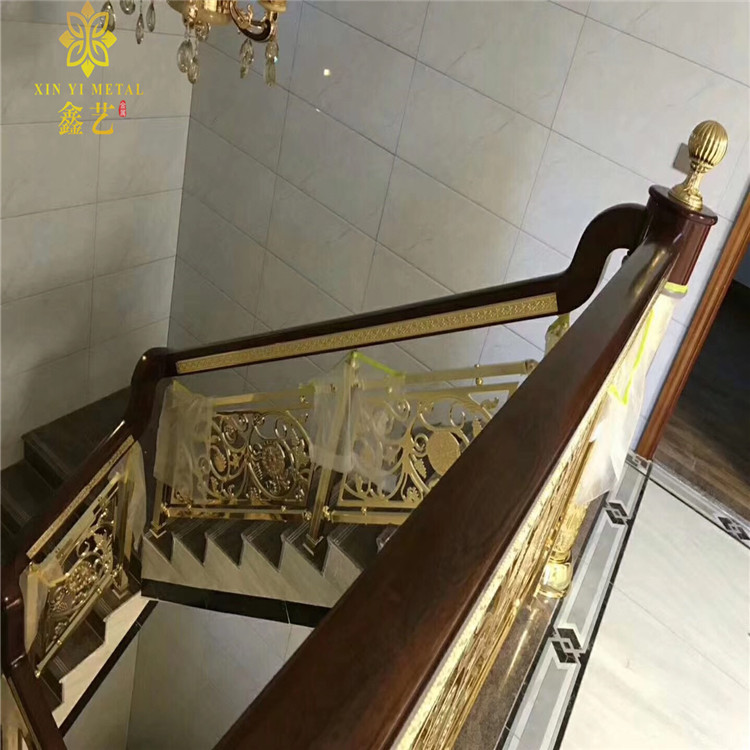 北京羅馬風格旋轉樓梯上門安裝-鋁藝浮雕樓梯護欄-服務至上