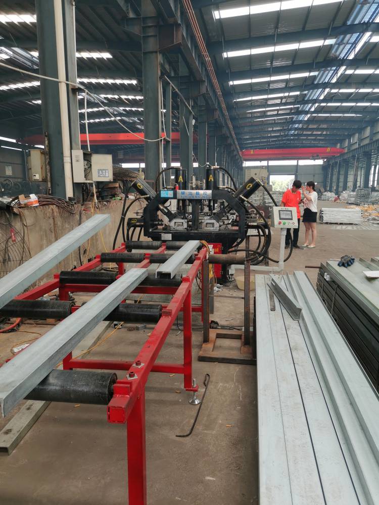 浙江杭州展示架打孔机 铁管货架冲管机铝爬架设备铝爬架冲床出厂价格