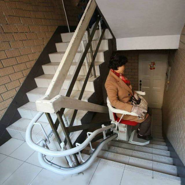 楼梯老年人电梯残疾人电梯隆力鑫机械