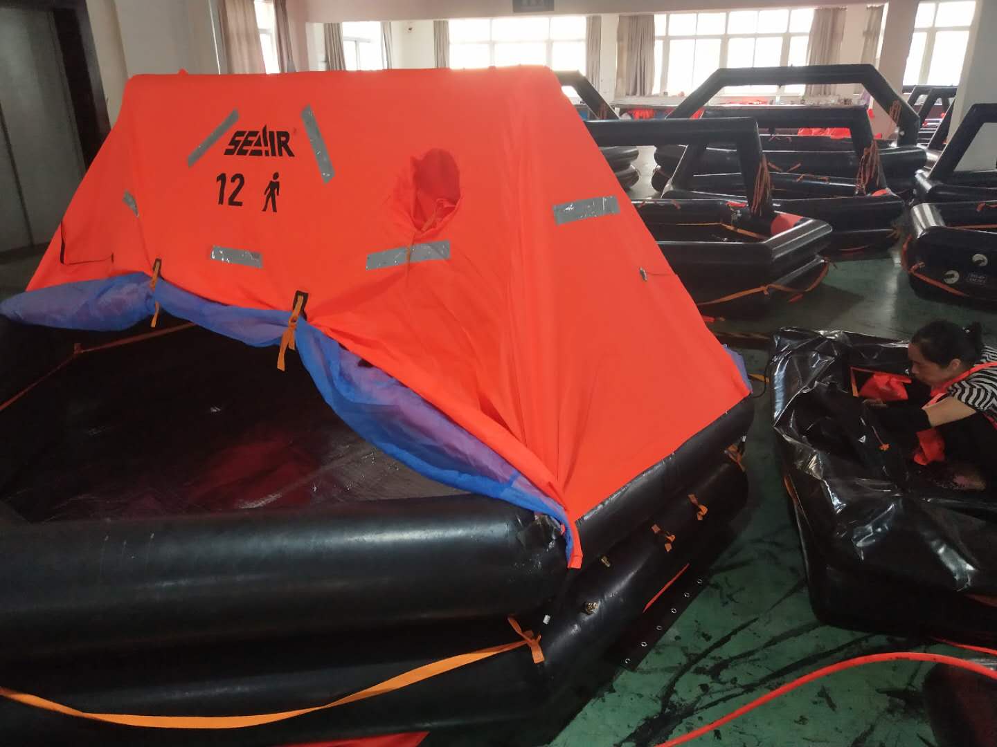 宁波海神自扶正ASR-6人救生筏工厂直销提供CCS/EC 证书的自扶正救生筏的价格、参数、尽在宁波海神救生设备有限公司