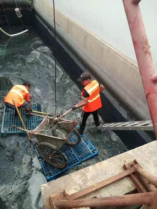 苏州吴中区东山修理下水道与电厂沉污池清理