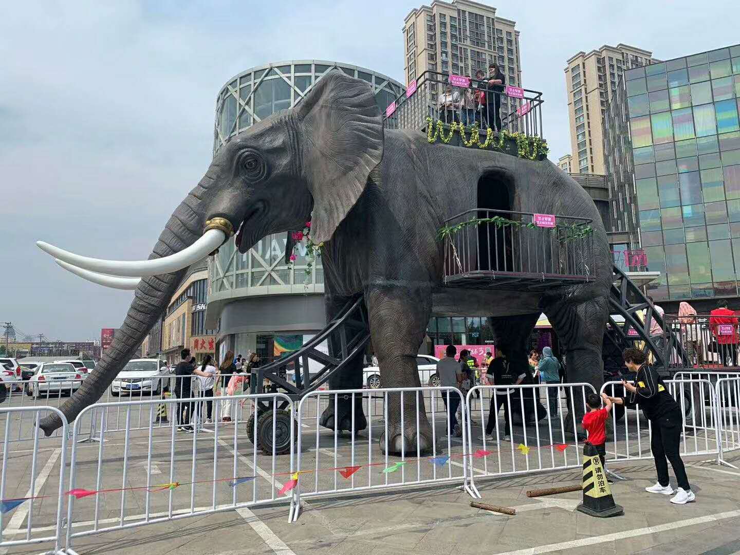 郸城县机械大象租赁公司巡游机械大象出租团队