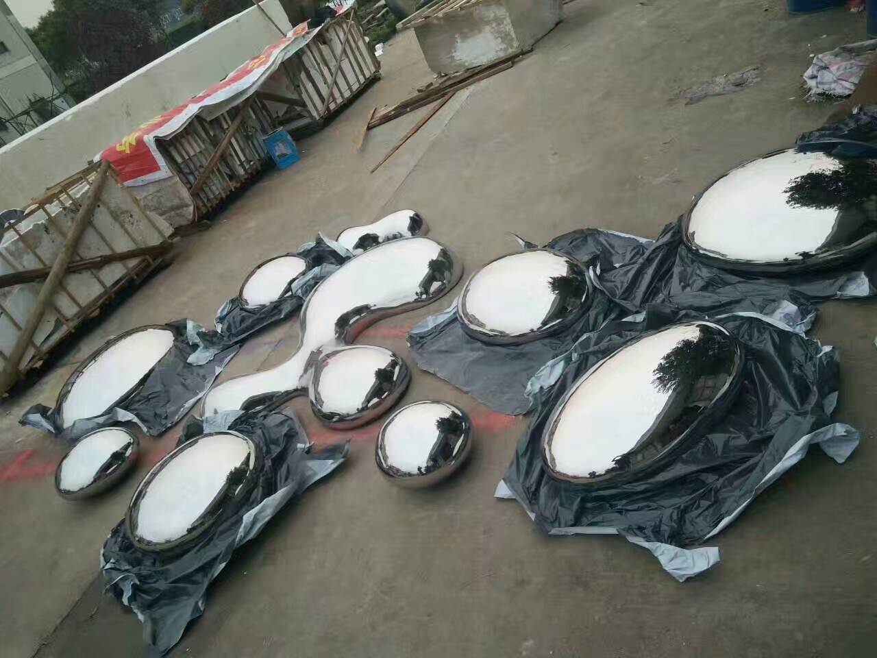 南京不锈钢鹅卵石 鹅卵石雕塑 镜面雕塑