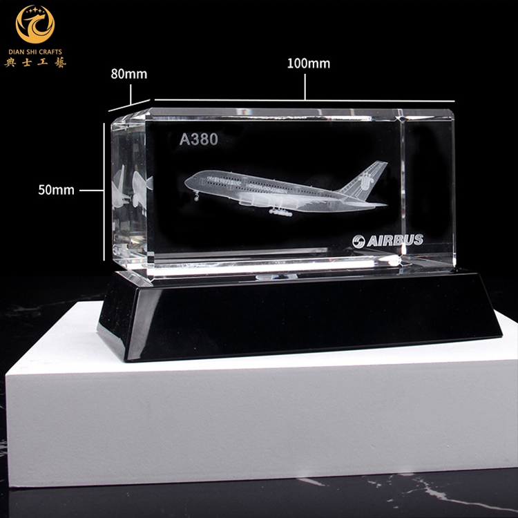 水晶内雕飞机模型摆件，无锡哪里可以定制水晶工艺品，3D激光内雕礼品