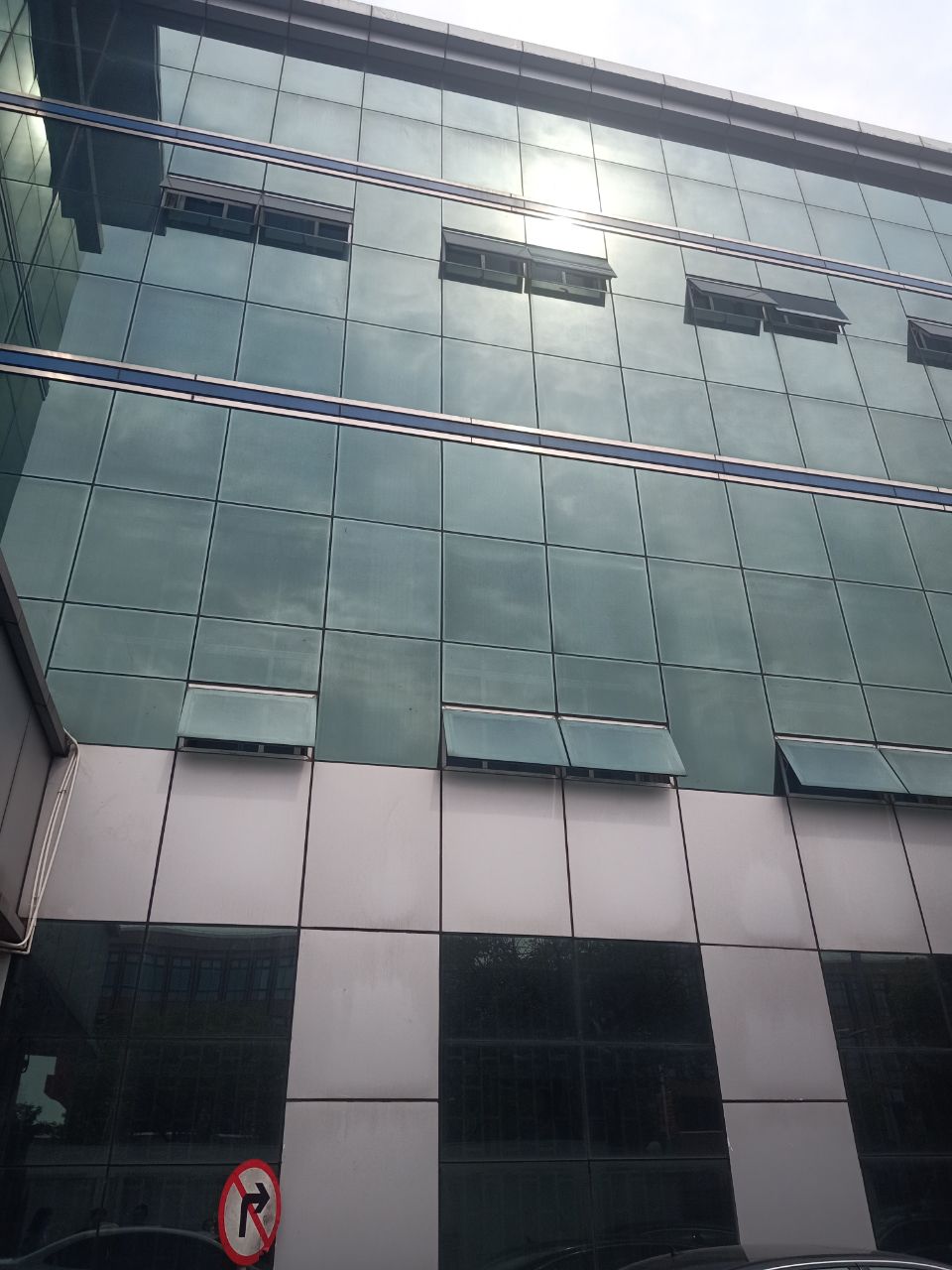 湖北省咸宁市玻璃幕墙安全性排查中心