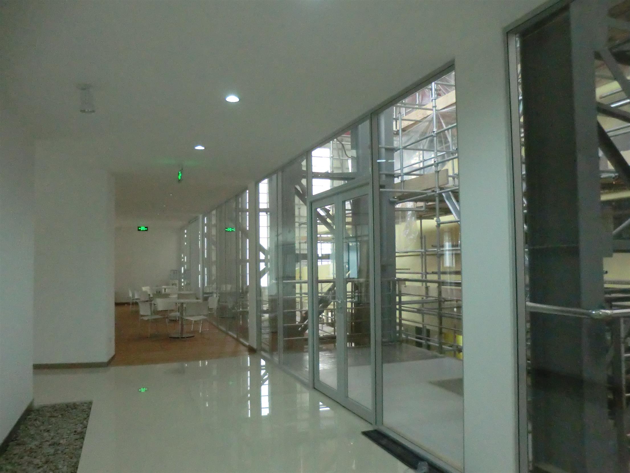 苏州84高隔间材质 玻璃隔墙定制厂家