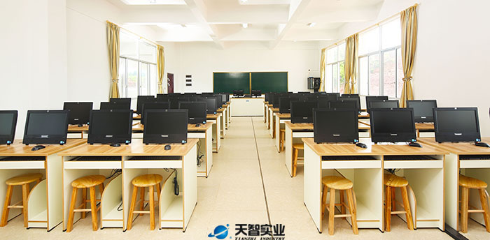建设计算机教室满足教师多媒体教学需求