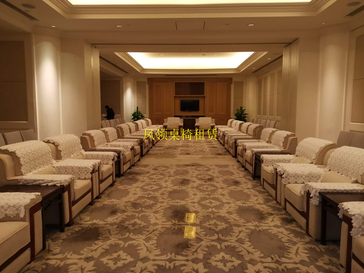 深圳高端沙发租赁贵宾沙发租赁沙发茶几出租桌子椅子租赁